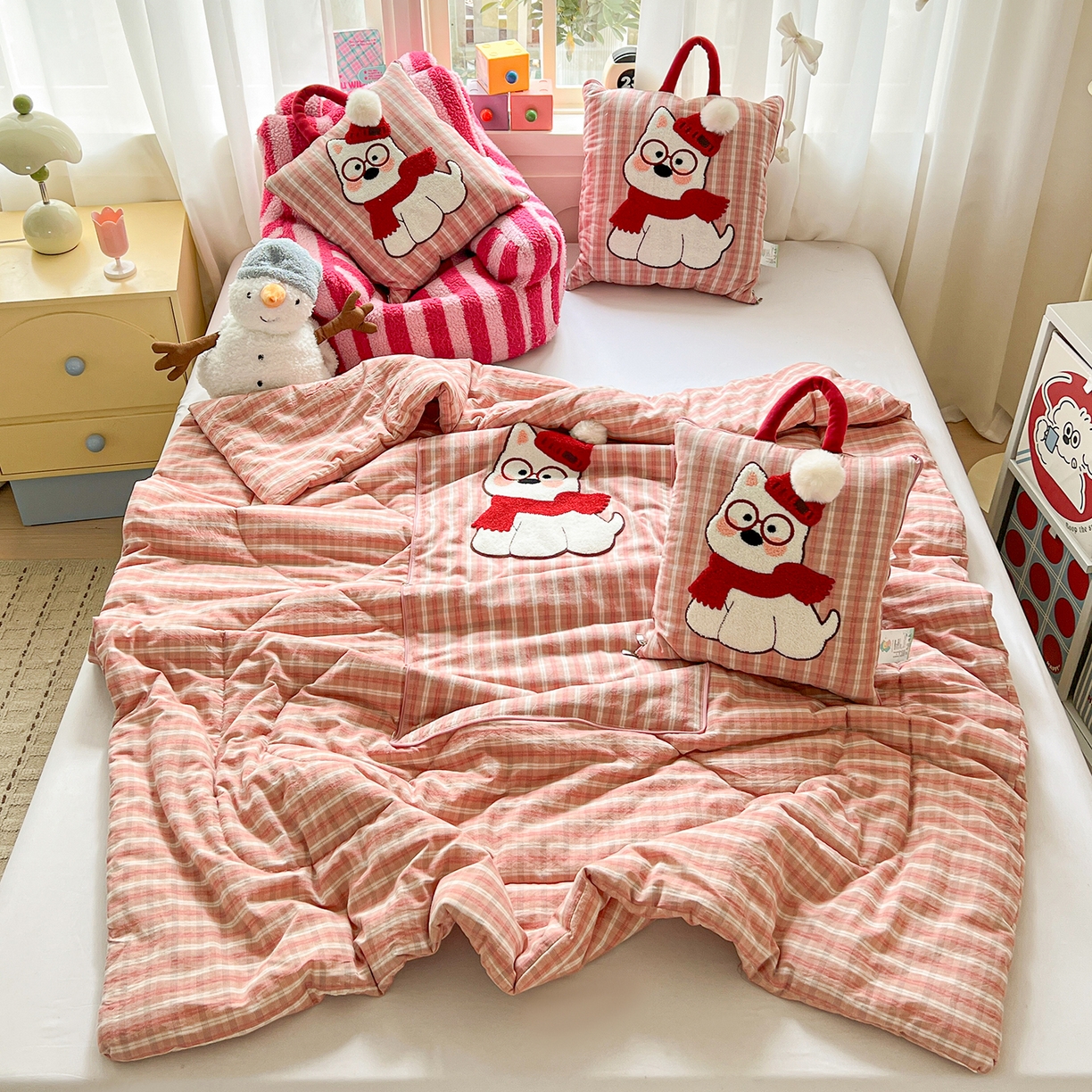 91家纺网 家纺一手货源 找家纺 古本家居 2026春夏新款全棉美拉德西高地系列抱枕被 全棉美拉德围巾西高地粉格