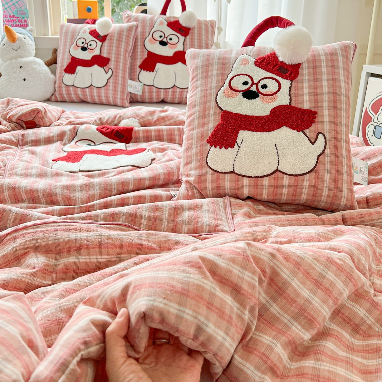 91家纺网 家纺一手货源 找家纺 古本家居 2026春夏新款全棉美拉德西高地系列抱枕被 全棉美拉德围巾西高地粉格