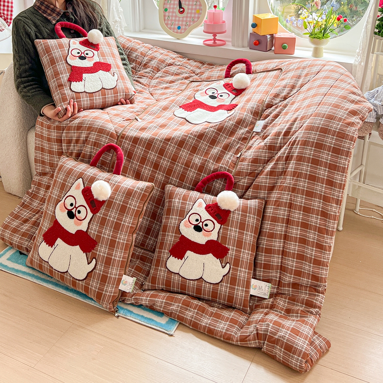 91家纺网 家纺一手货源 找家纺 古本家居 2026春夏新款全棉美拉德西高地系列抱枕被 全棉美拉德围巾西高地咖格