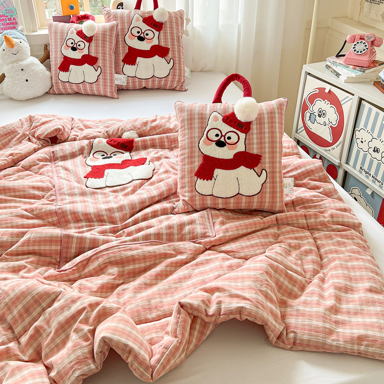 91家纺网 家纺一手货源 找家纺 古本家居 2026春夏新款全棉美拉德西高地系列抱枕被 全棉美拉德围巾西高地粉格