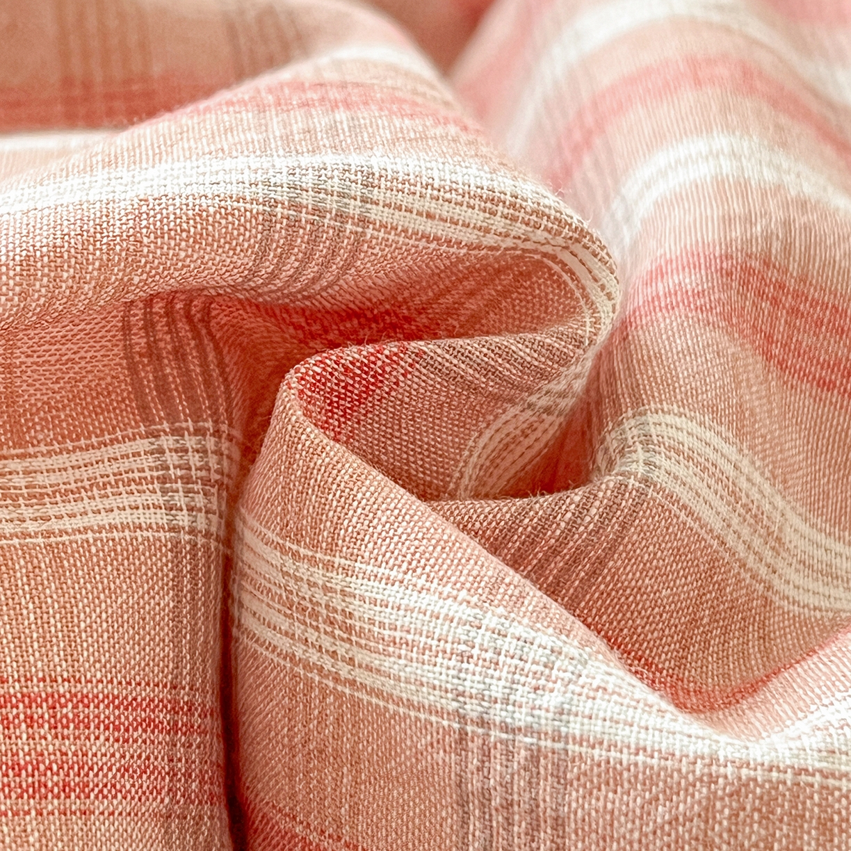 91家纺网 家纺一手货源 找家纺 古本家居 2026春夏新款全棉美拉德西高地系列抱枕被 全棉美拉德围巾西高地粉格