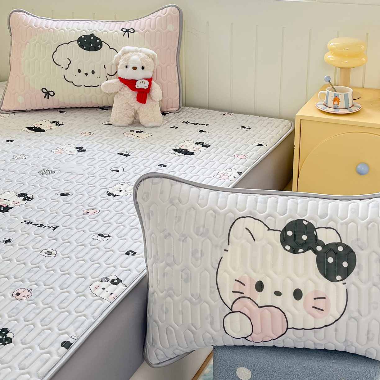 91家纺网 家纺一手货源 找家纺 摩妮卡 2026春夏新款凉感丝印花小清新乳胶凉席席子床笠款三件套 友谊之家-灰