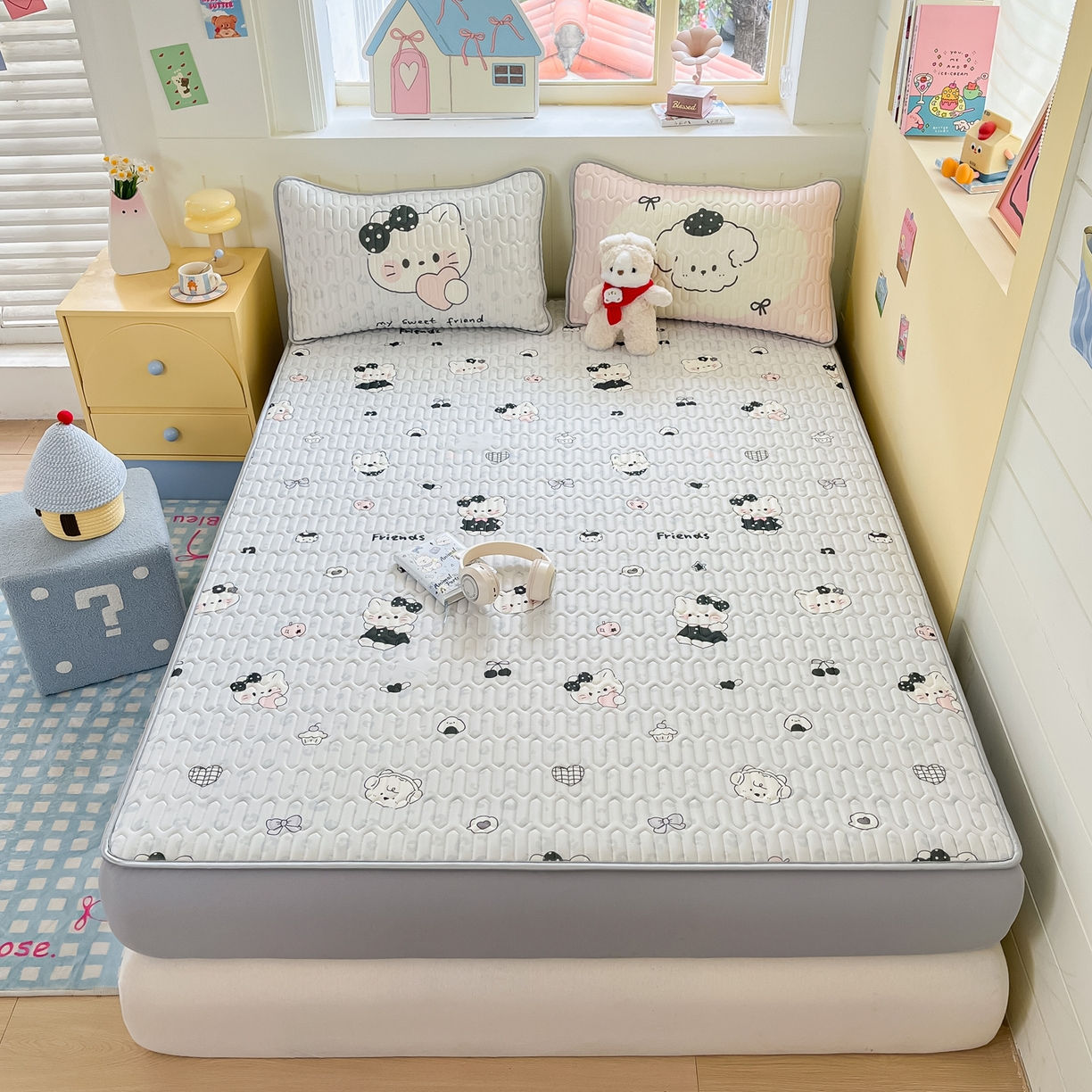 91家纺网 家纺一手货源 找家纺 摩妮卡 2026春夏新款凉感丝印花小清新乳胶凉席席子床笠款三件套 友谊之家-灰