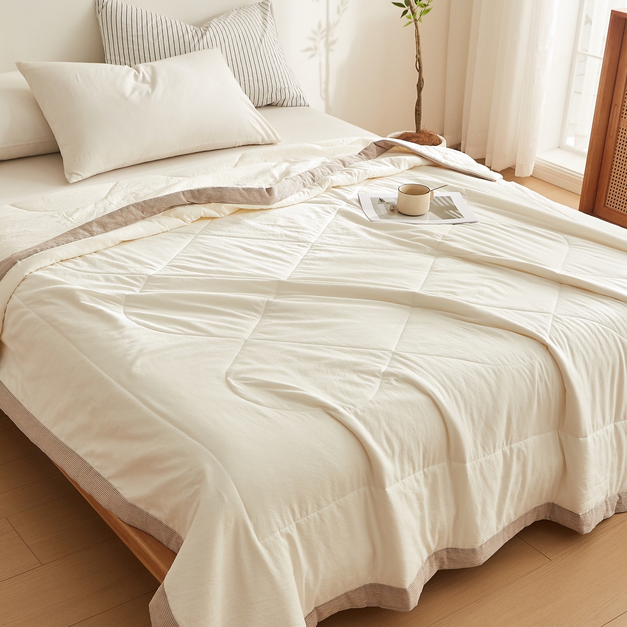 91家纺网 家纺一手货源 找家纺 （总）格子铺 2026新款亲肤水洗棉棉花条纹包边夏被