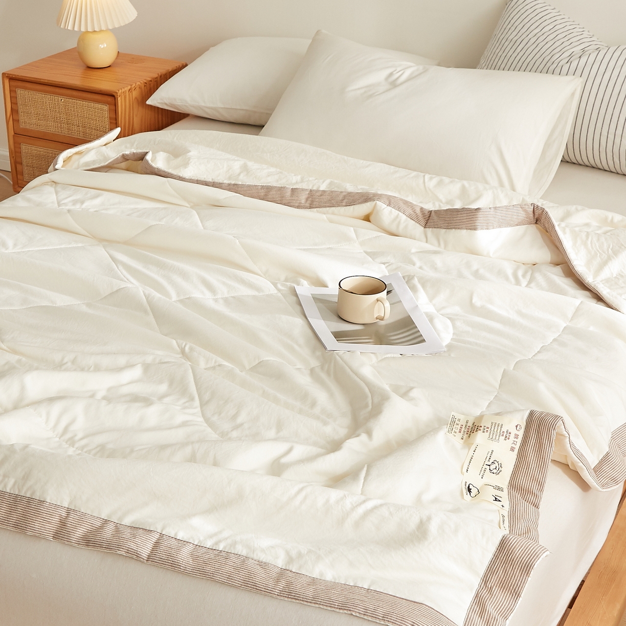 91家纺网 家纺一手货源 找家纺 （总）格子铺 2026新款亲肤水洗棉棉花条纹包边夏被