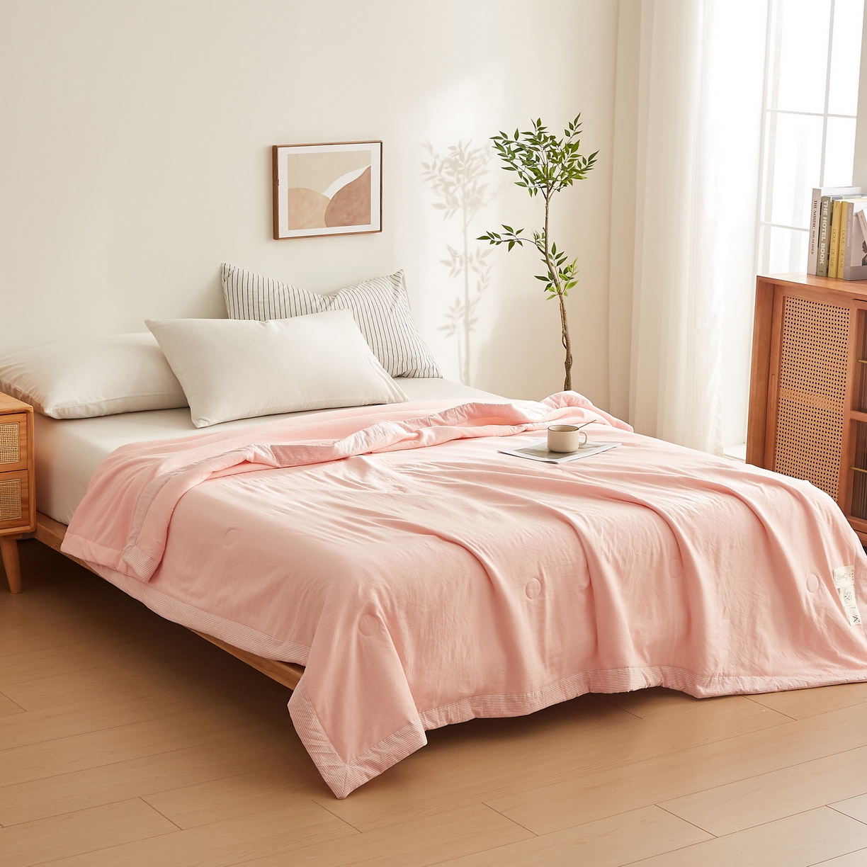 91家纺网 家纺一手货源 找家纺 格子铺 2026新款亲肤水洗棉棉花条纹包边夏被 粉