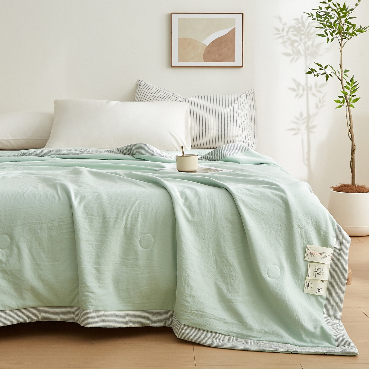 91家纺网 家纺一手货源 找家纺 格子铺 2026新款亲肤水洗棉棉花条纹包边夏被 松绿