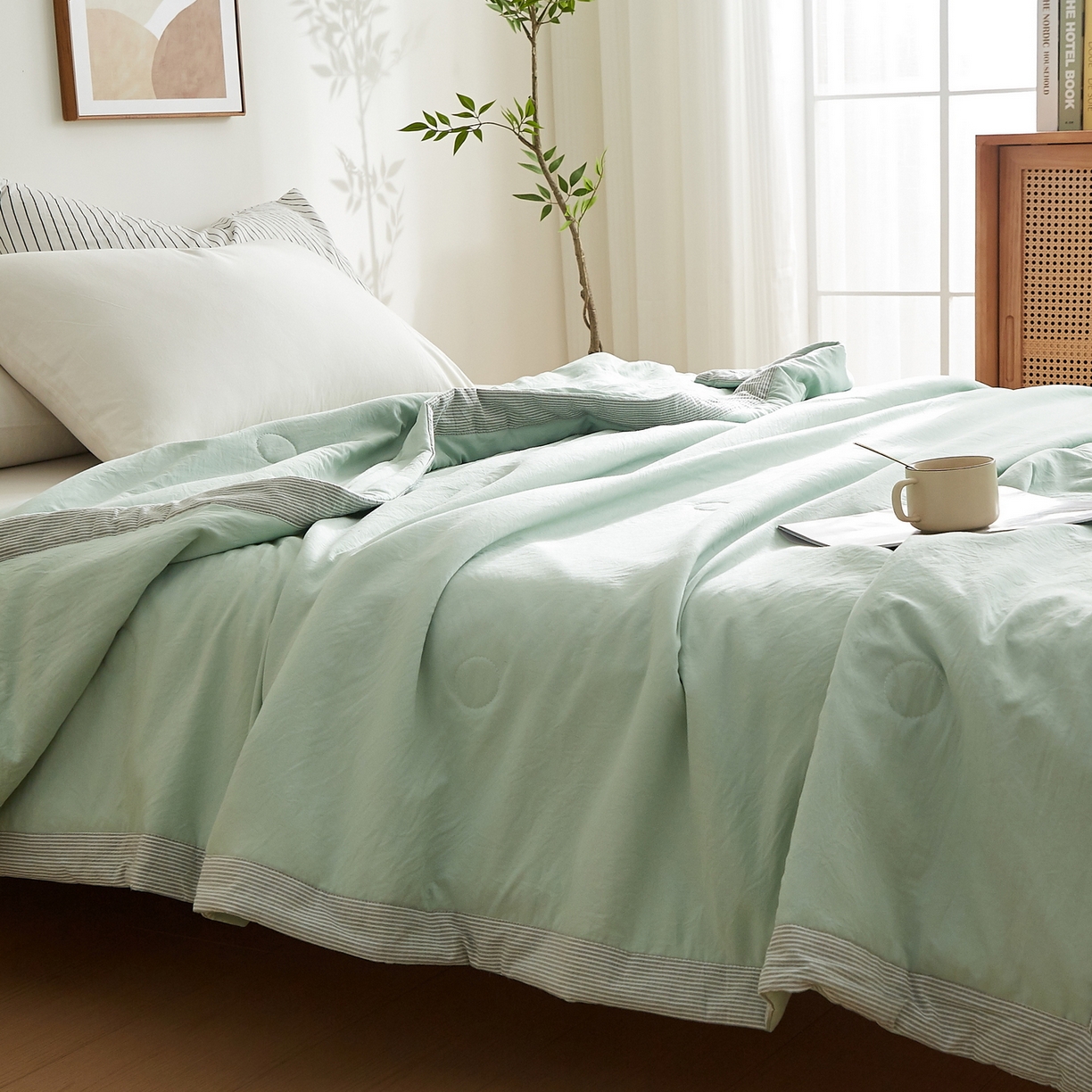 91家纺网 家纺一手货源 找家纺 格子铺 2026新款亲肤水洗棉棉花条纹包边夏被 松绿