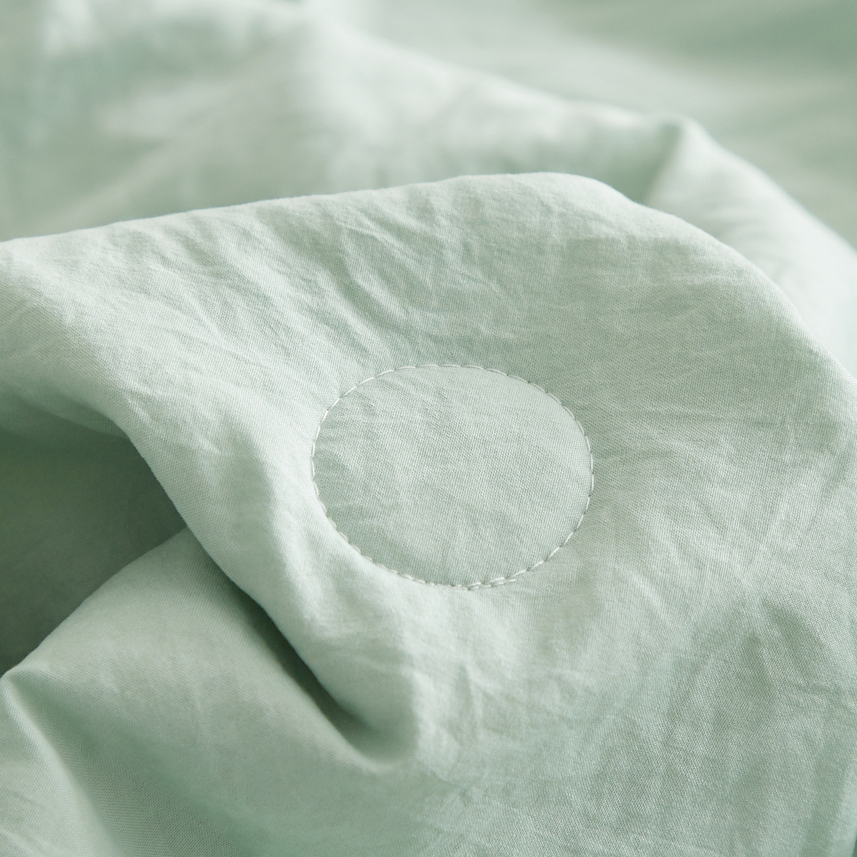 91家纺网 家纺一手货源 找家纺 格子铺 2026新款亲肤水洗棉棉花条纹包边夏被 松绿