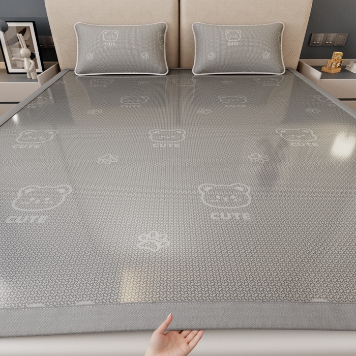 91家纺网 家纺一手货源 找家纺 好福居 2026新款A类冰感抑菌印花冰丝席凉席-床笠款-床席款 开心小熊灰-床席款