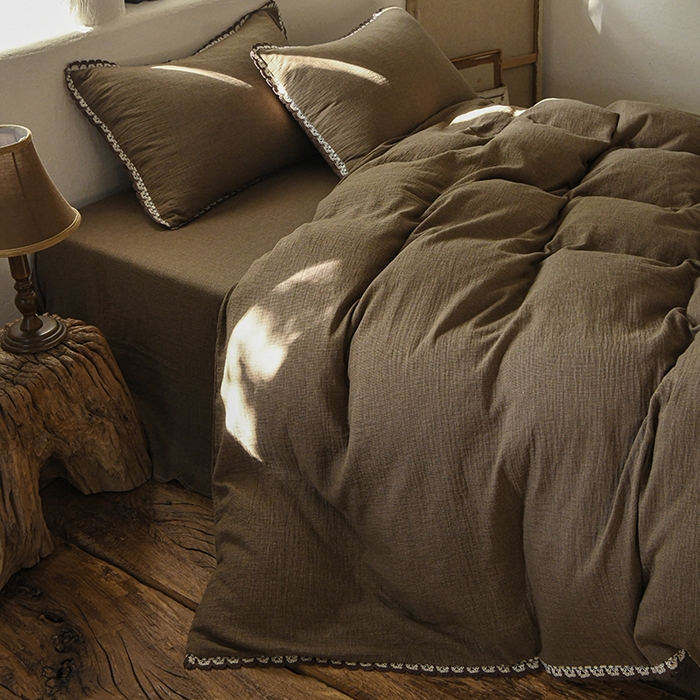 91家纺网 家纺一手货源 找家纺 （总）松色家居 2026新款松弛感中古风镜子色织全棉四件套-素净闲韵