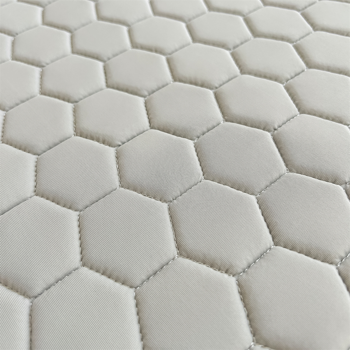 91家纺网 家纺一手货源 找家纺 爱宝被业 2026新款硅胶凉席席子凉席三件套 绅士灰