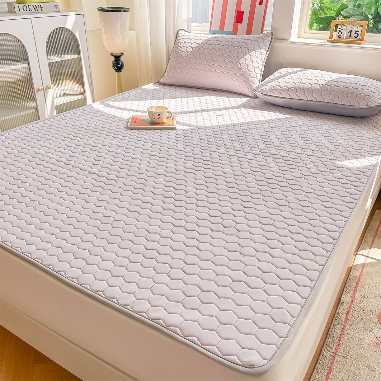 91家纺网 家纺一手货源 找家纺 爱宝被业 2026新款硅胶凉席席子凉席三件套 香芋紫