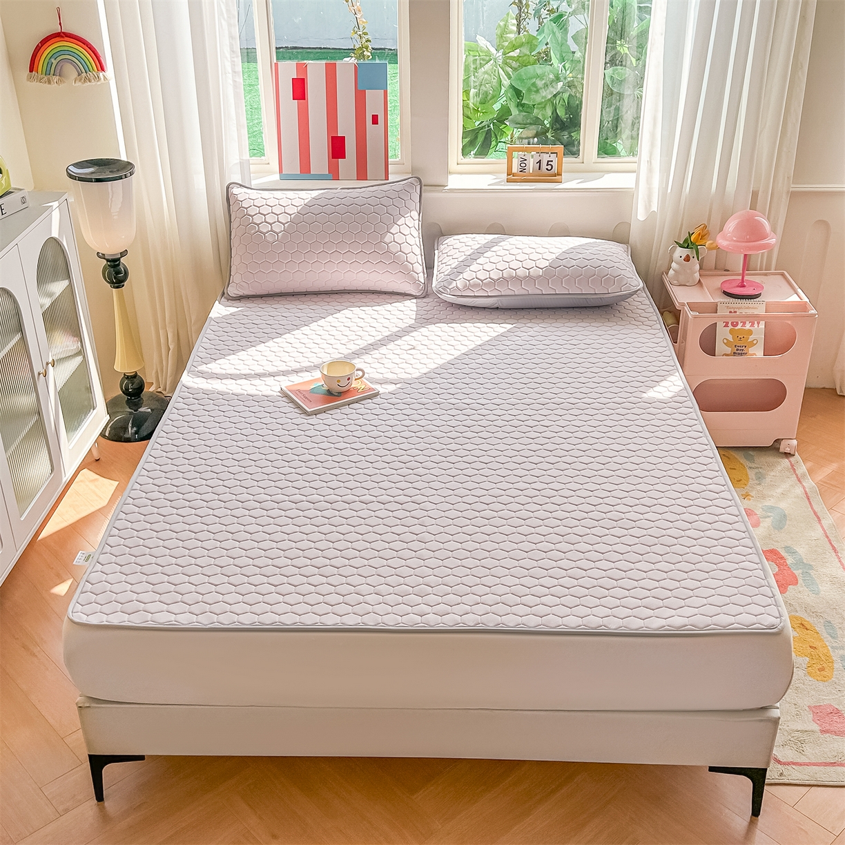 91家纺网 家纺一手货源 找家纺 爱宝被业 2026新款硅胶凉席席子凉席三件套 香芋紫