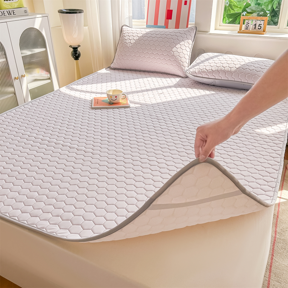 91家纺网 家纺一手货源 找家纺 爱宝被业 2026新款硅胶凉席席子凉席三件套 香芋紫