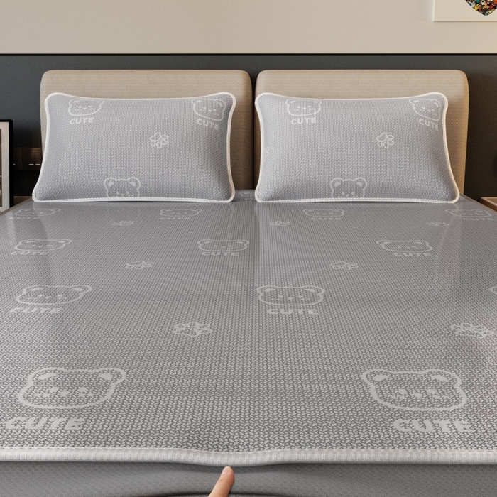 91家纺网 家纺一手货源 找家纺 好福居 2026新款A类冰感抑菌印花冰丝席凉席-床笠款-床席款 开心小熊灰-床笠款