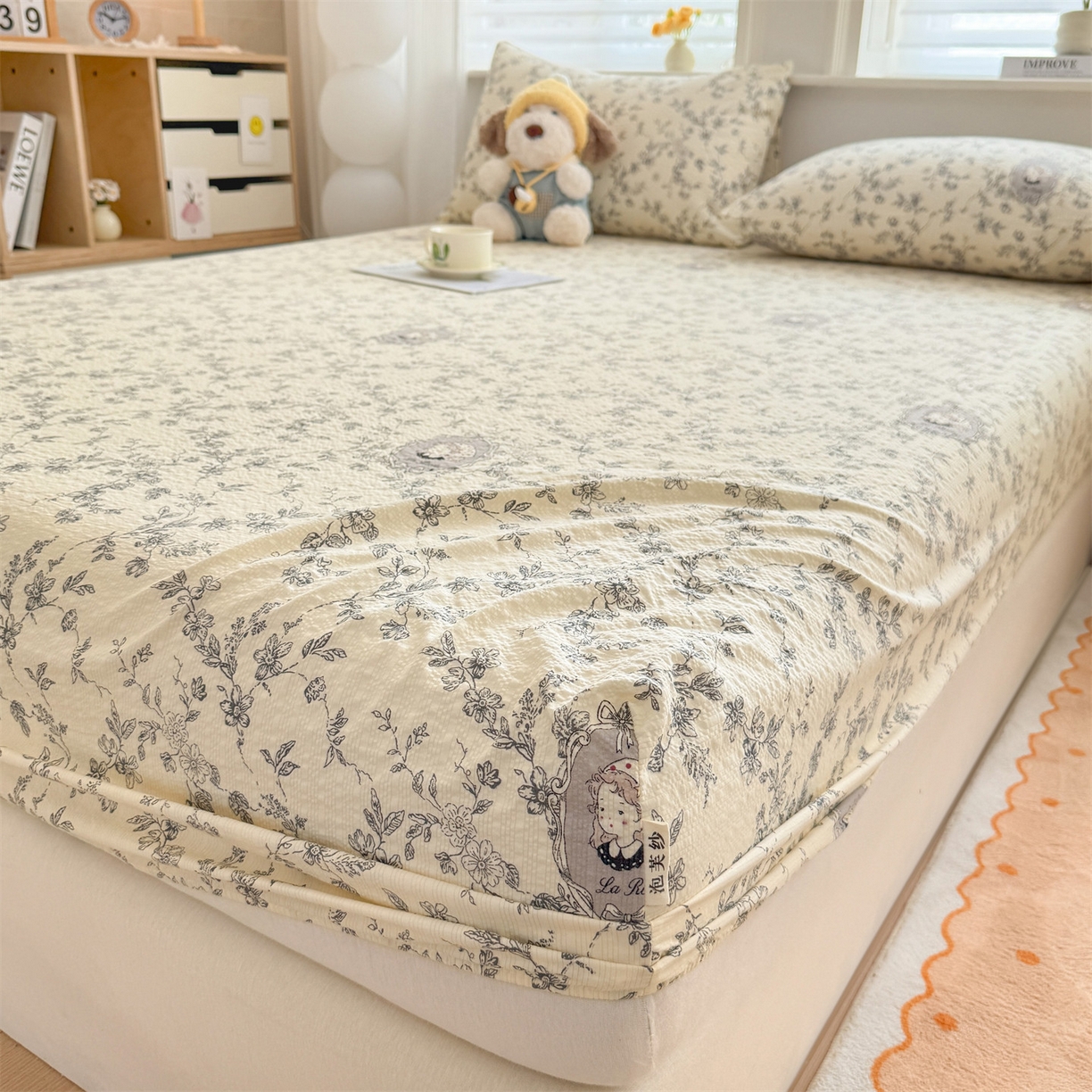 91家纺网 家纺一手货源 找家纺 优眠坊 2026春夏新款泡芙纱印花单床笠 床笠单件 花之秘境-单层