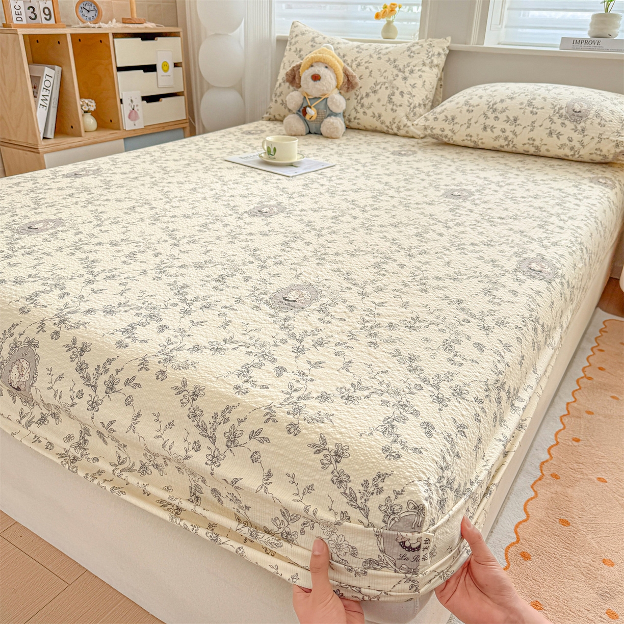 91家纺网 家纺一手货源 找家纺 优眠坊 2026春夏新款泡芙纱印花单床笠 床笠单件 花之秘境-单层