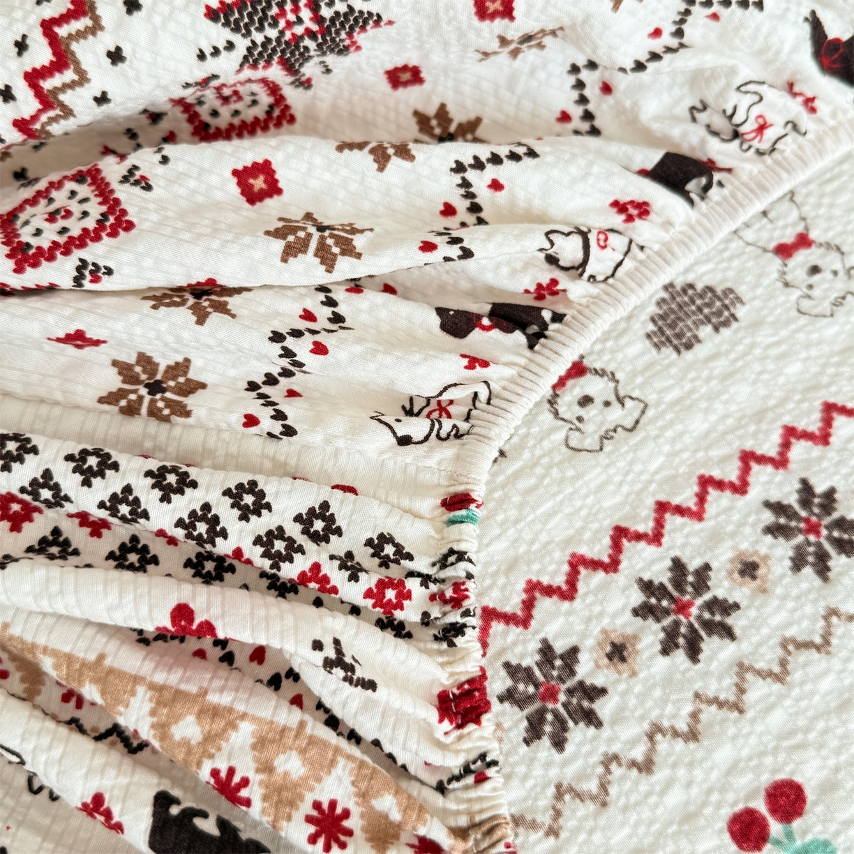 91家纺网 家纺一手货源 找家纺 优眠坊 2026春夏新款泡芙纱印花单床笠 床笠单件 圣诞小狗-单层