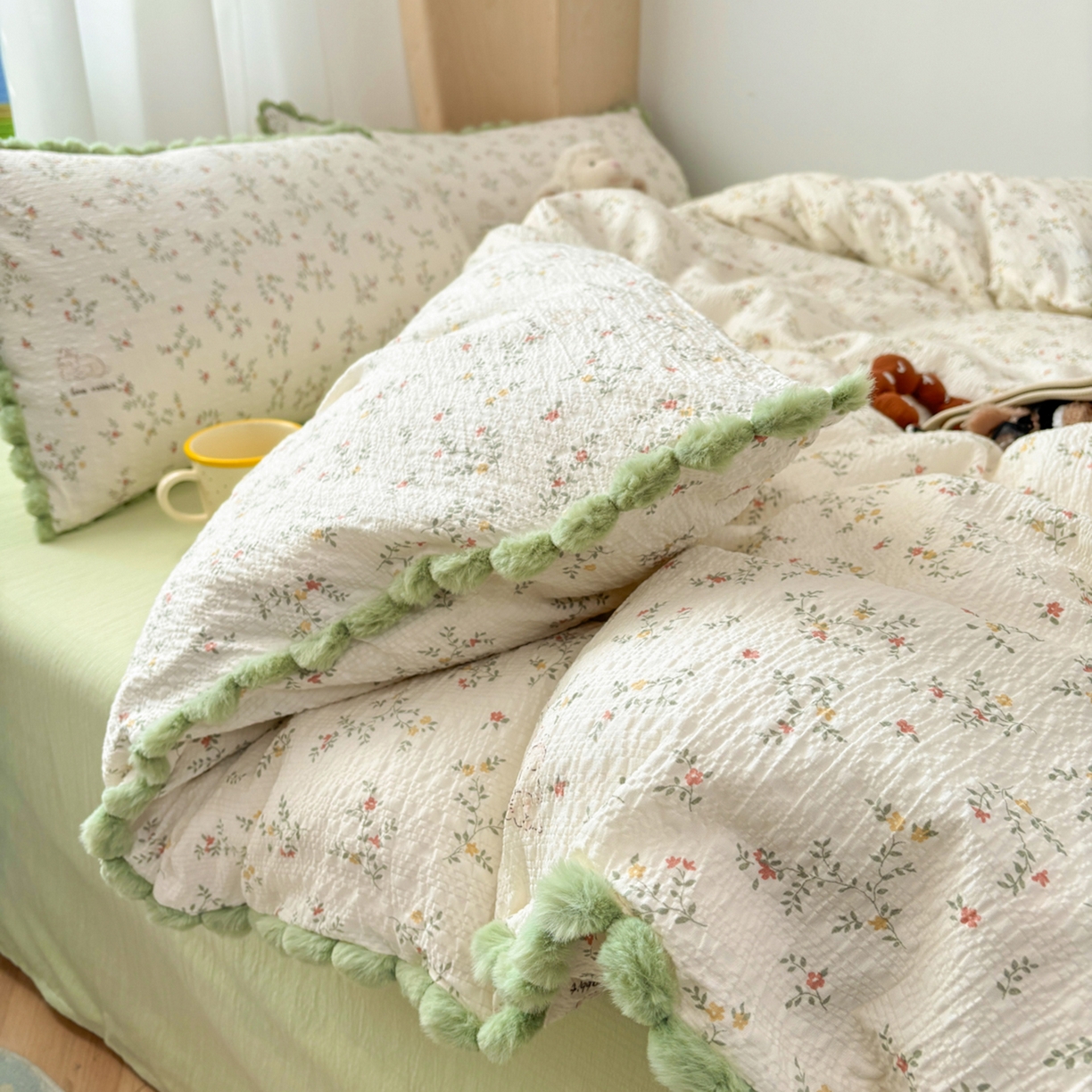 91家纺网 家纺一手货源 找家纺 N先生+V 13814689556 发大图/买家秀 2026新款A类毛球花边泡芙纱四件套 春日花语