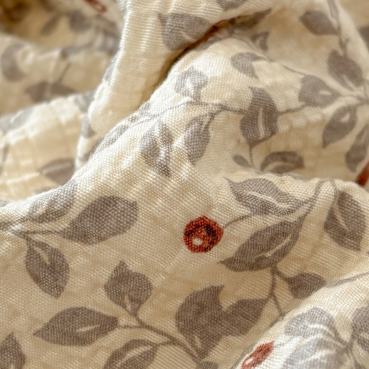 91家纺网 家纺一手货源 找家纺 N先生+V 13814689556 发大图/买家秀 2026新款A类毛球花边泡芙纱四件套 花蔓