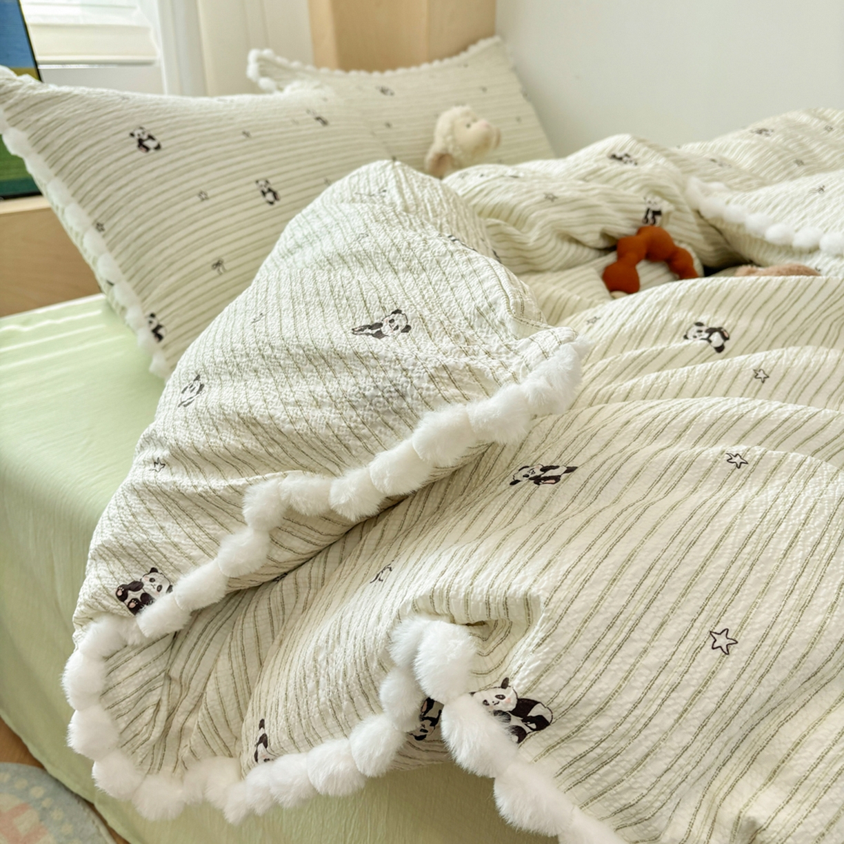 91家纺网 家纺一手货源 找家纺 N先生+V 13814689556 发大图/买家秀 2026新款A类毛球花边泡芙纱四件套 可爱熊猫