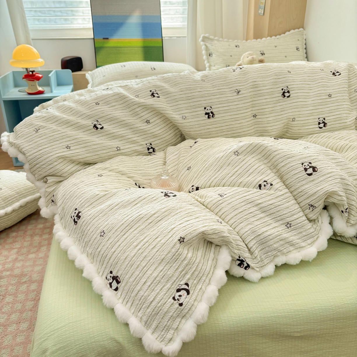 91家纺网 家纺一手货源 找家纺 N先生+V 13814689556 发大图/买家秀 2026新款A类毛球花边泡芙纱四件套 可爱熊猫