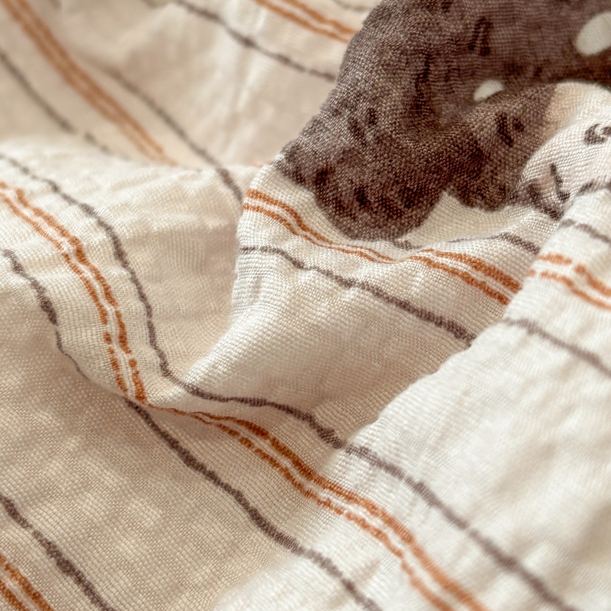 91家纺网 家纺一手货源 找家纺 N先生+V 13814689556 发大图/买家秀 2026新款A类毛球花边泡芙纱四件套 雪纳瑞