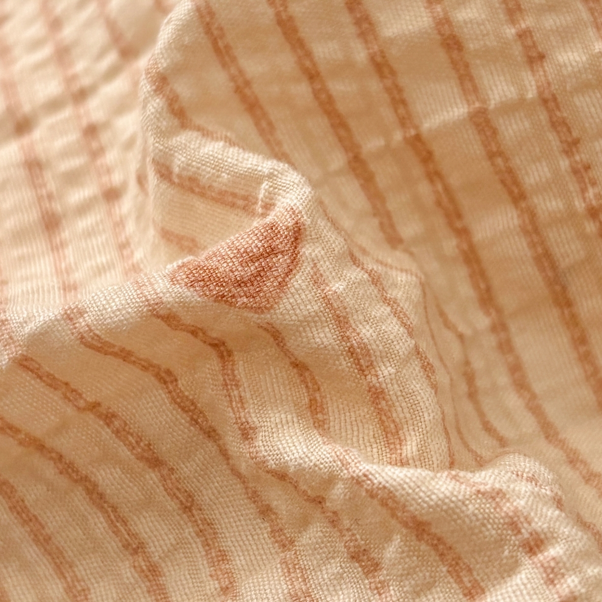 91家纺网 家纺一手货源 找家纺 N先生+V 13814689556 发大图/买家秀 2026新款A类毛球花边泡芙纱四件套 樱桃密语