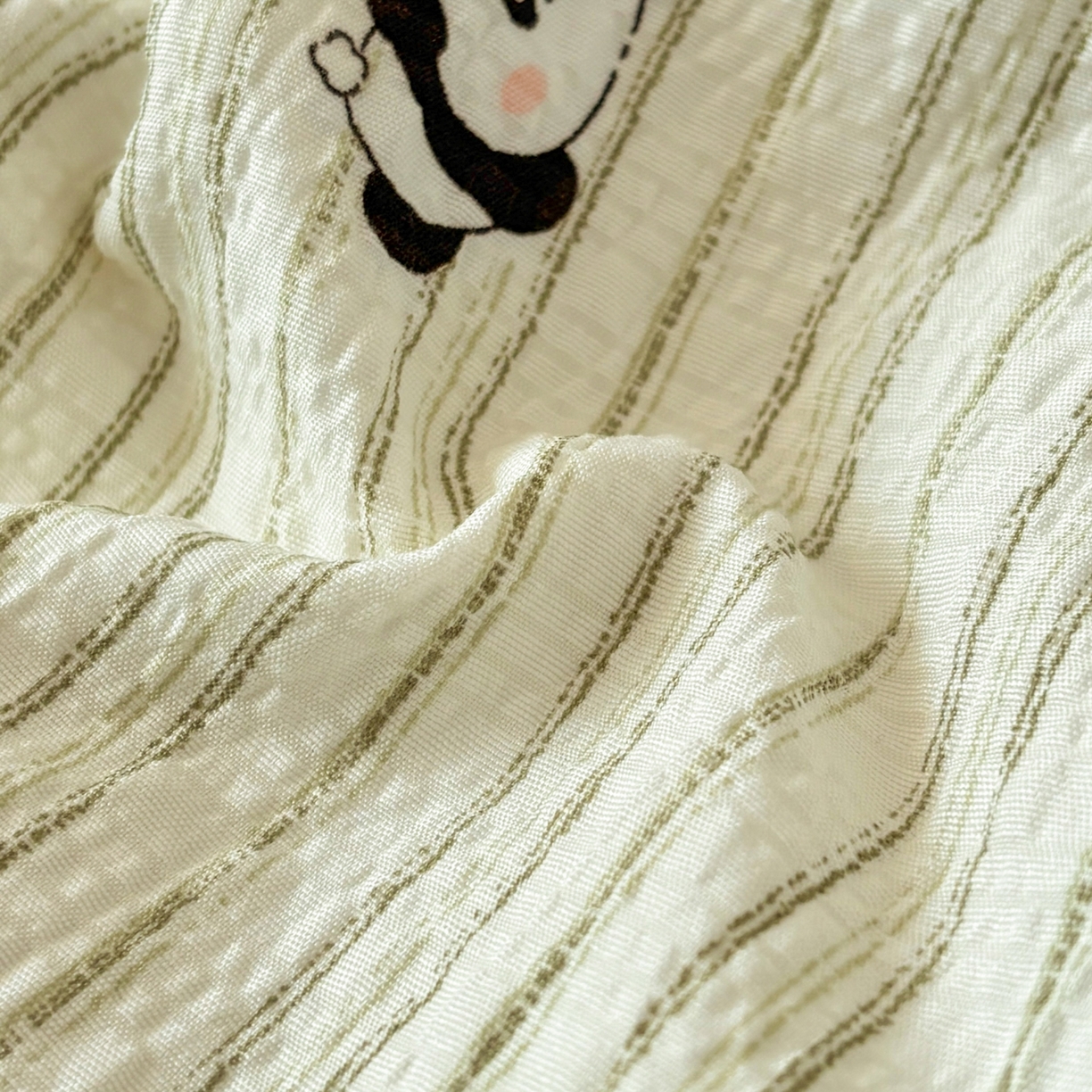 91家纺网 家纺一手货源 找家纺 N先生+V 13814689556 发大图/买家秀 2026新款A类毛球花边泡芙纱四件套 可爱熊猫