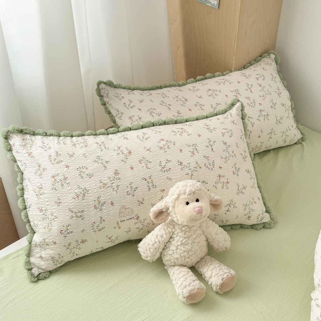 91家纺网 家纺一手货源 找家纺 N先生+V 13814689556 发大图/买家秀 2026新款A类毛球花边泡芙纱四件套 春日花语