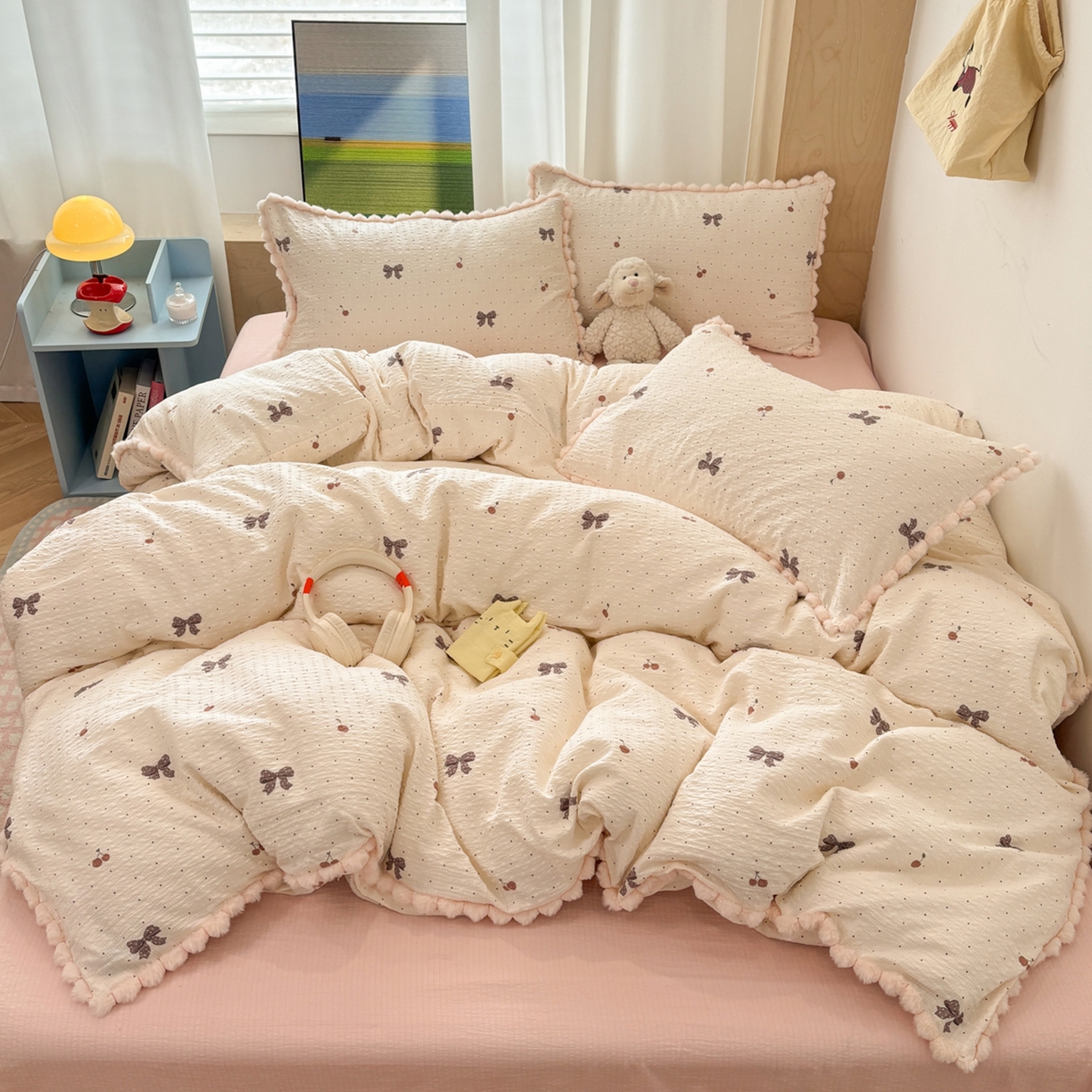 91家纺网 家纺一手货源 找家纺 N先生+V 13814689556 发大图/买家秀 2026新款A类毛球花边泡芙纱四件套 可可甜心