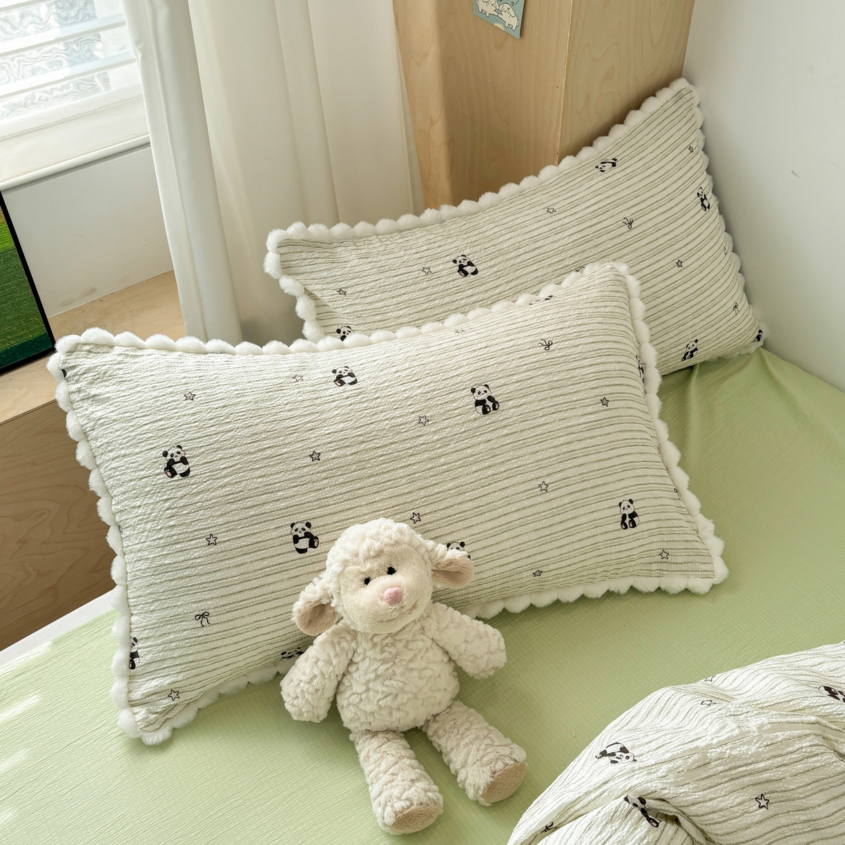 91家纺网 家纺一手货源 找家纺 N先生+V 13814689556 发大图/买家秀 2026新款A类毛球花边泡芙纱四件套 可爱熊猫