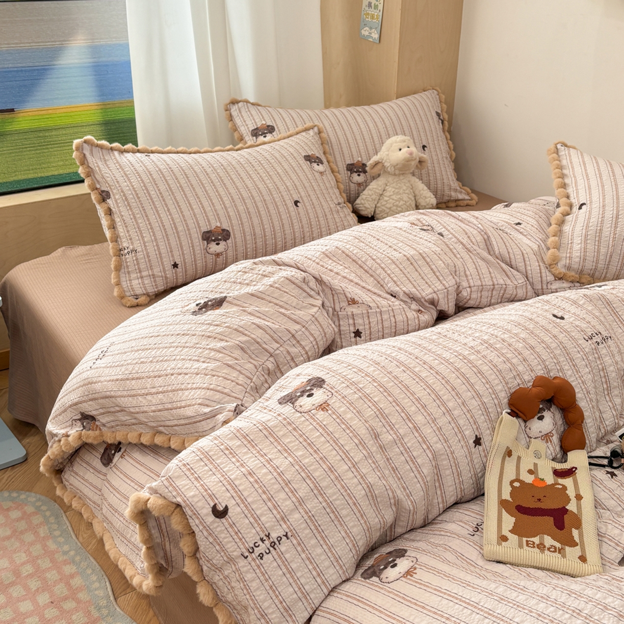 91家纺网 家纺一手货源 找家纺 N先生+V 13814689556 发大图/买家秀 2026新款A类毛球花边泡芙纱四件套 雪纳瑞