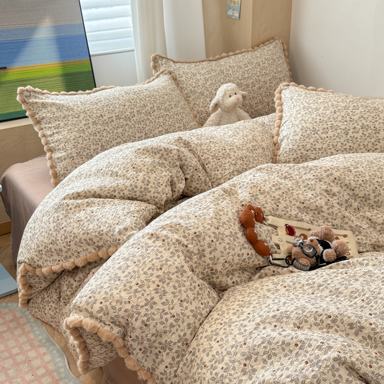 91家纺网 家纺一手货源 找家纺 N先生+V 13814689556 发大图/买家秀 2026新款A类毛球花边泡芙纱四件套 花蔓