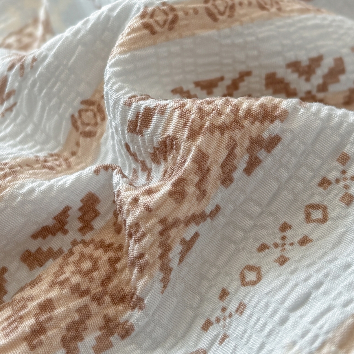 91家纺网 家纺一手货源 找家纺 N先生+V 13814689556 发大图/买家秀 2026新款A类毛球花边泡芙纱四件套 遇见