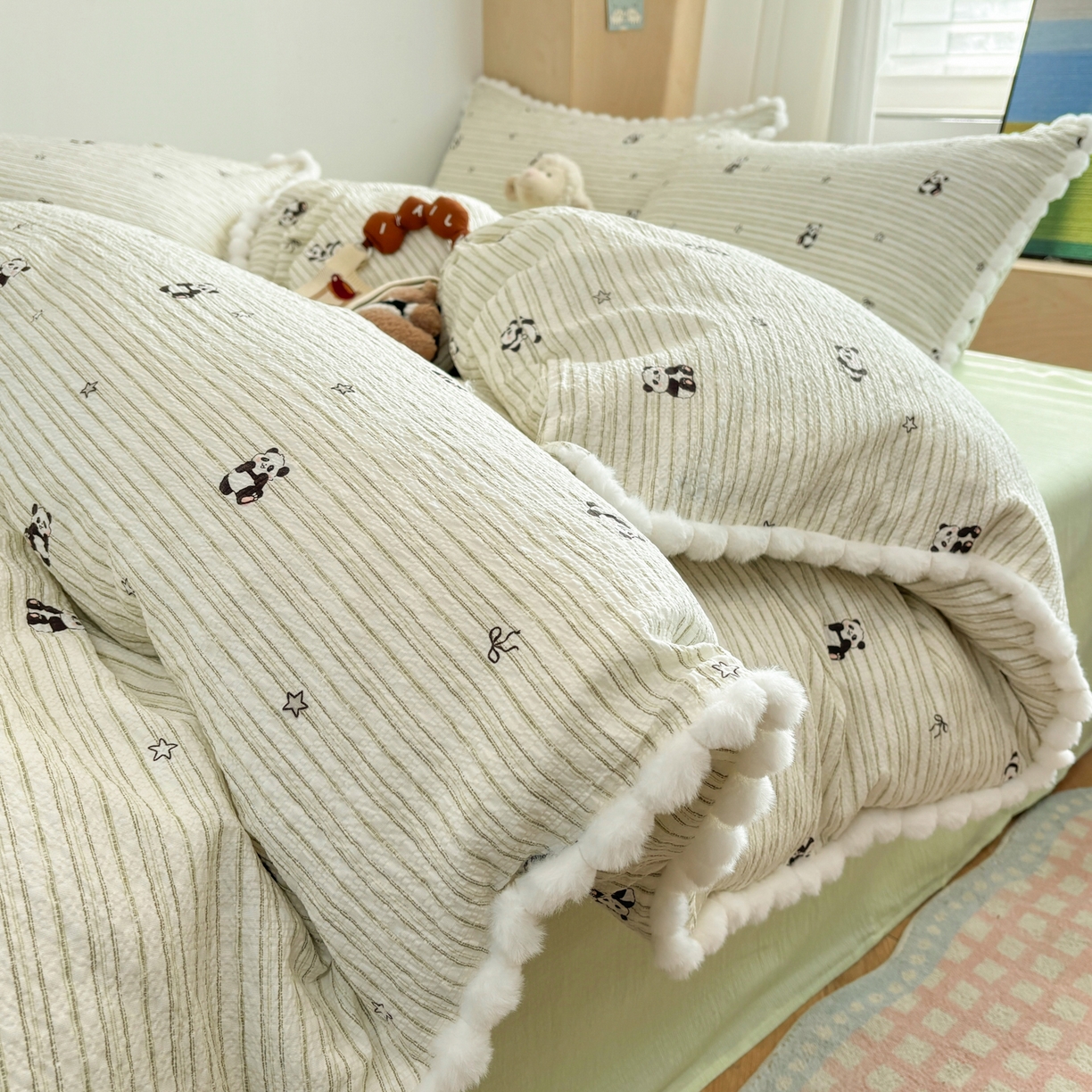 91家纺网 家纺一手货源 找家纺 N先生+V 13814689556 发大图/买家秀 2026新款A类毛球花边泡芙纱四件套 可爱熊猫