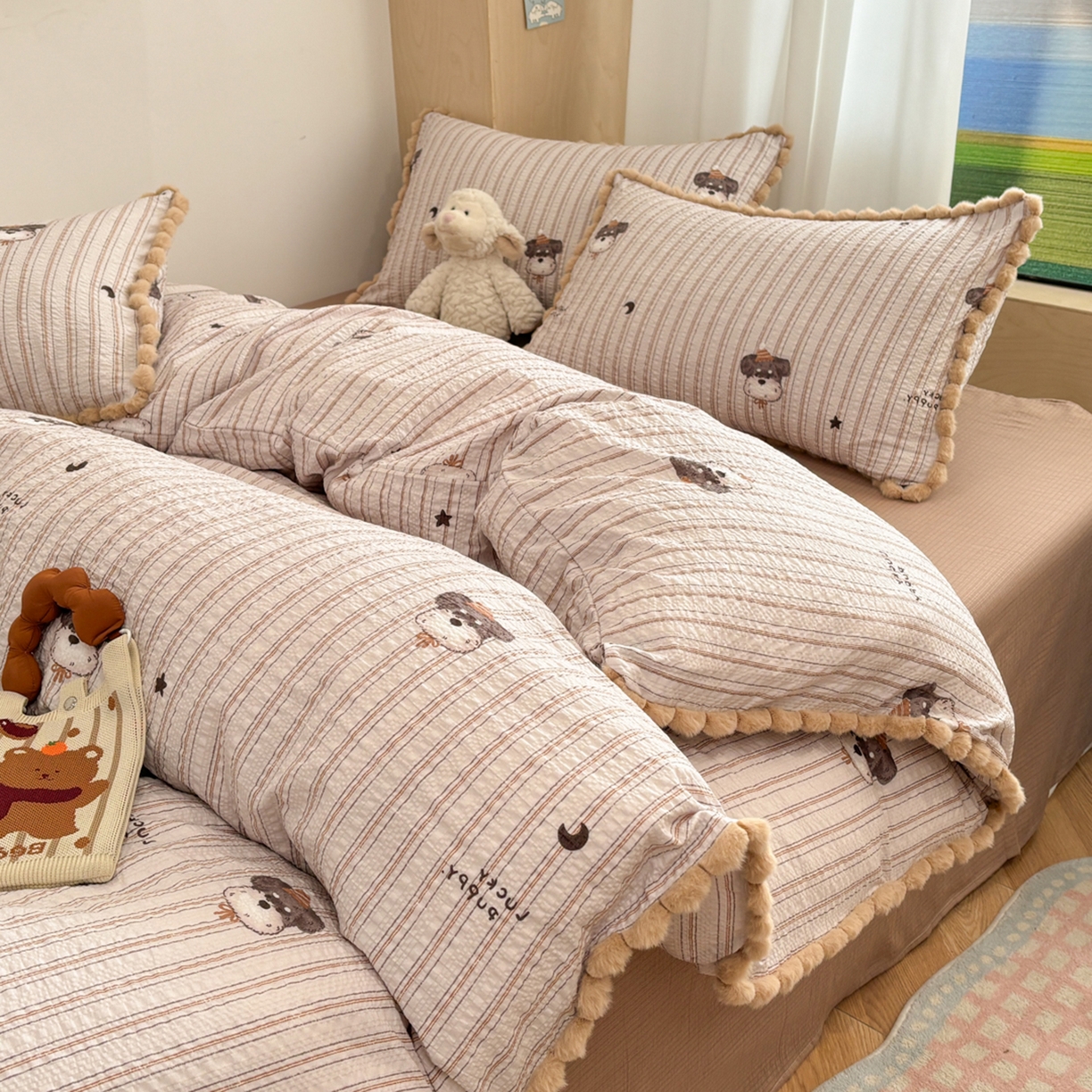 91家纺网 家纺一手货源 找家纺 N先生+V 13814689556 发大图/买家秀 2026新款A类毛球花边泡芙纱四件套 雪纳瑞