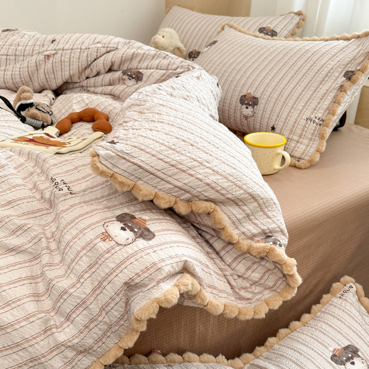 91家纺网 家纺一手货源 找家纺 N先生+V 13814689556 发大图/买家秀 2026新款A类毛球花边泡芙纱四件套 雪纳瑞