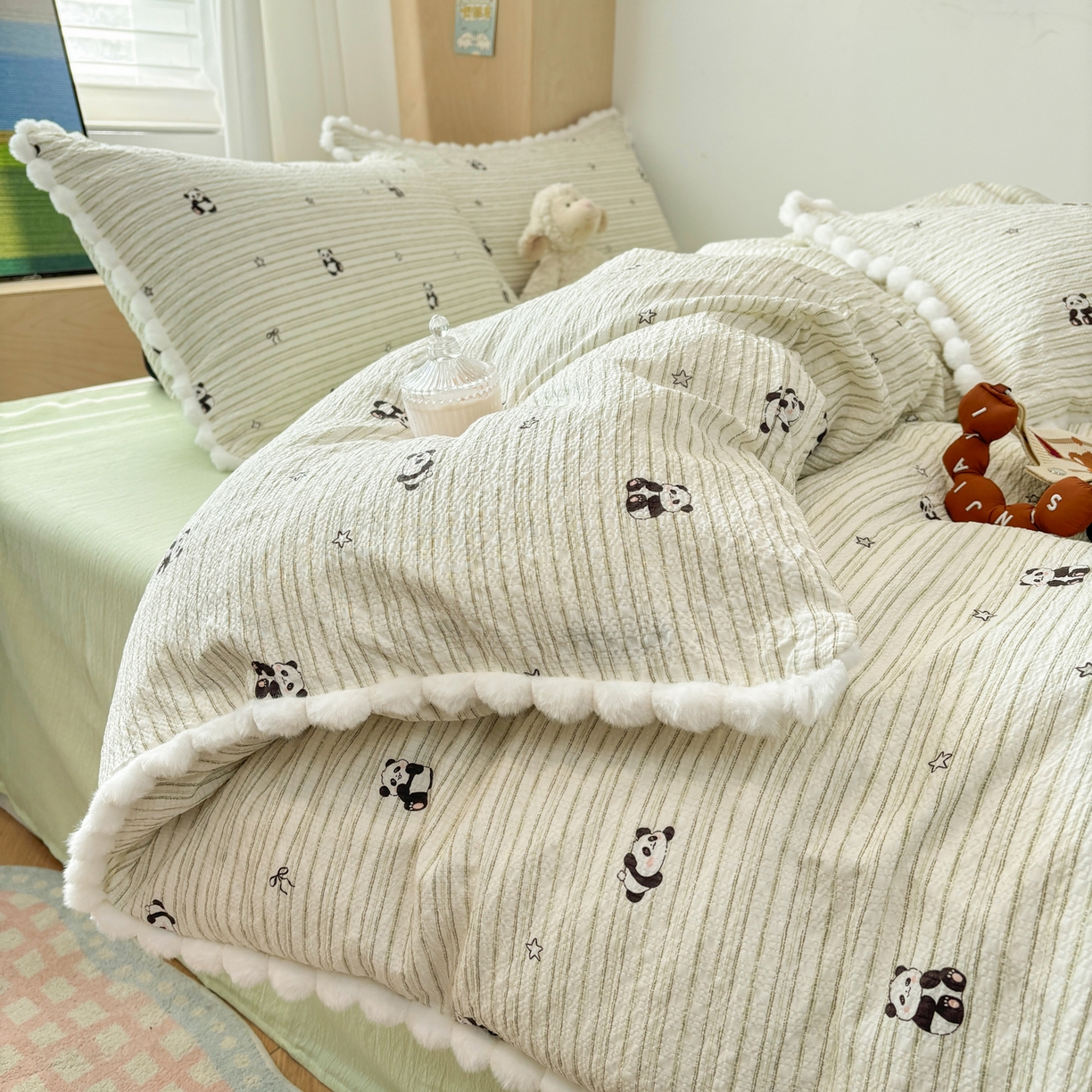 91家纺网 家纺一手货源 找家纺 N先生+V 13814689556 发大图/买家秀 2026新款A类毛球花边泡芙纱四件套 可爱熊猫