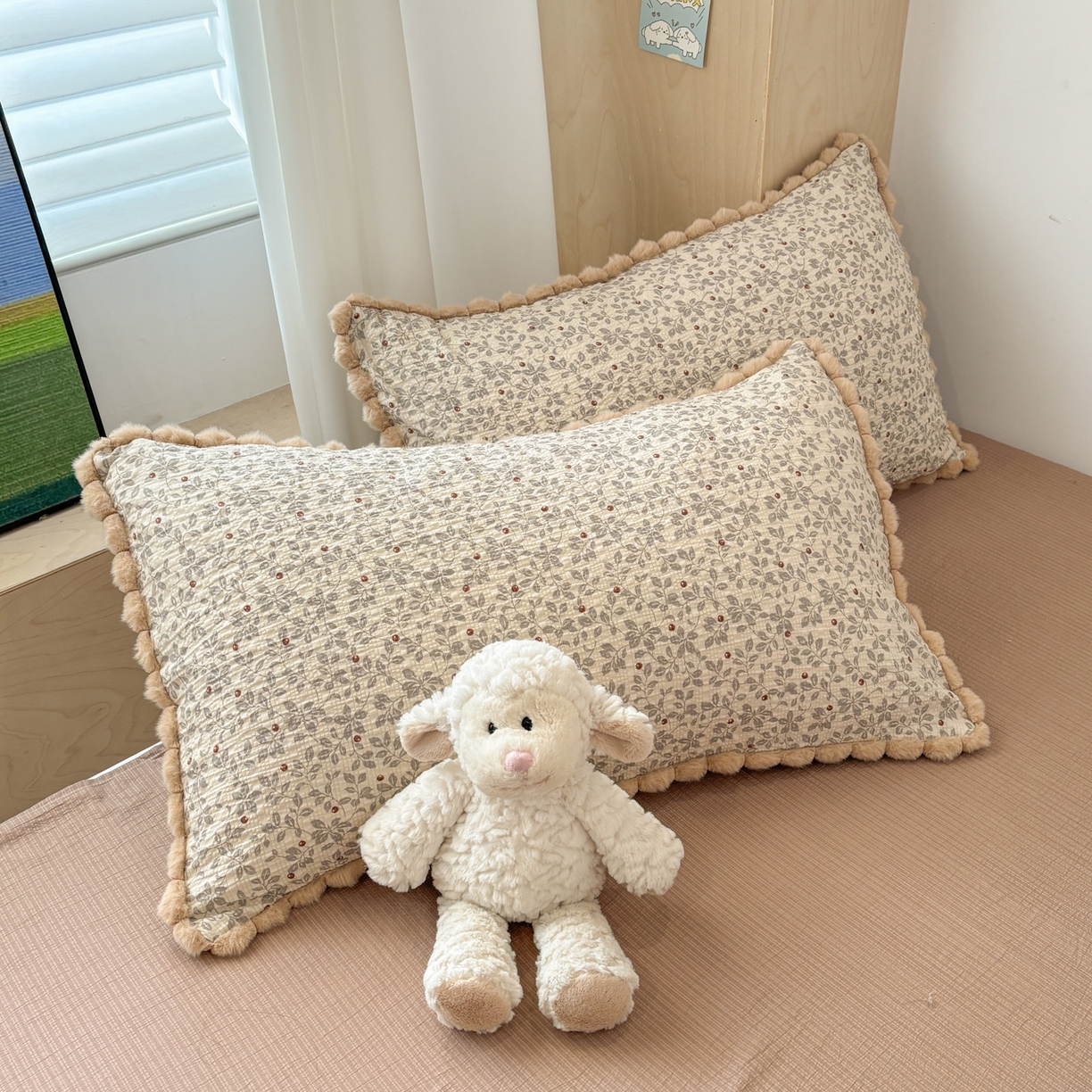 91家纺网 家纺一手货源 找家纺 N先生+V 13814689556 发大图/买家秀 2026新款A类毛球花边泡芙纱四件套 花蔓