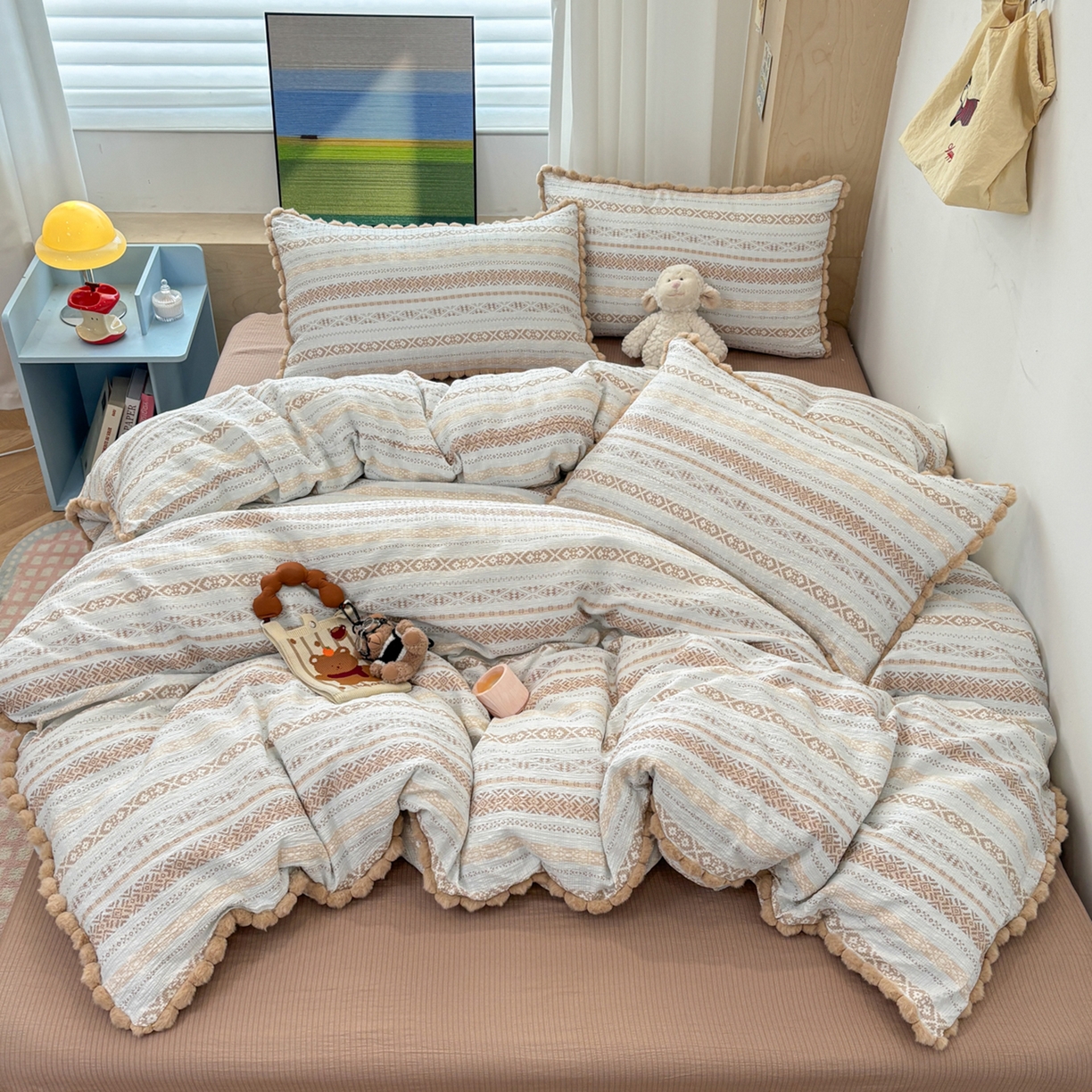 91家纺网 家纺一手货源 找家纺 N先生+V 13814689556 发大图/买家秀 2026新款A类毛球花边泡芙纱四件套 遇见