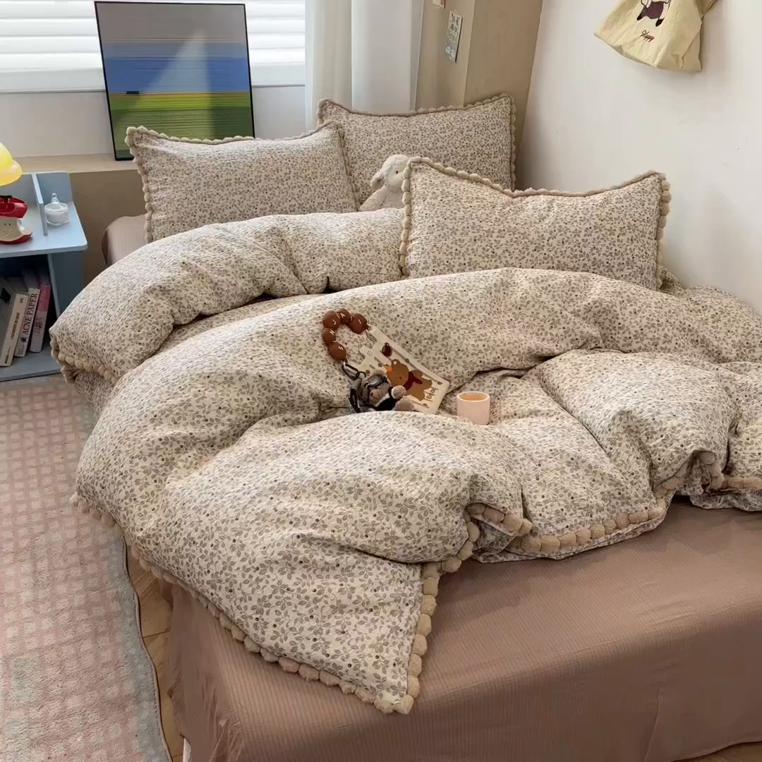 91家纺网 家纺一手货源 找家纺 N先生+V 13814689556 发大图/买家秀 2026新款A类毛球花边泡芙纱四件套 花蔓