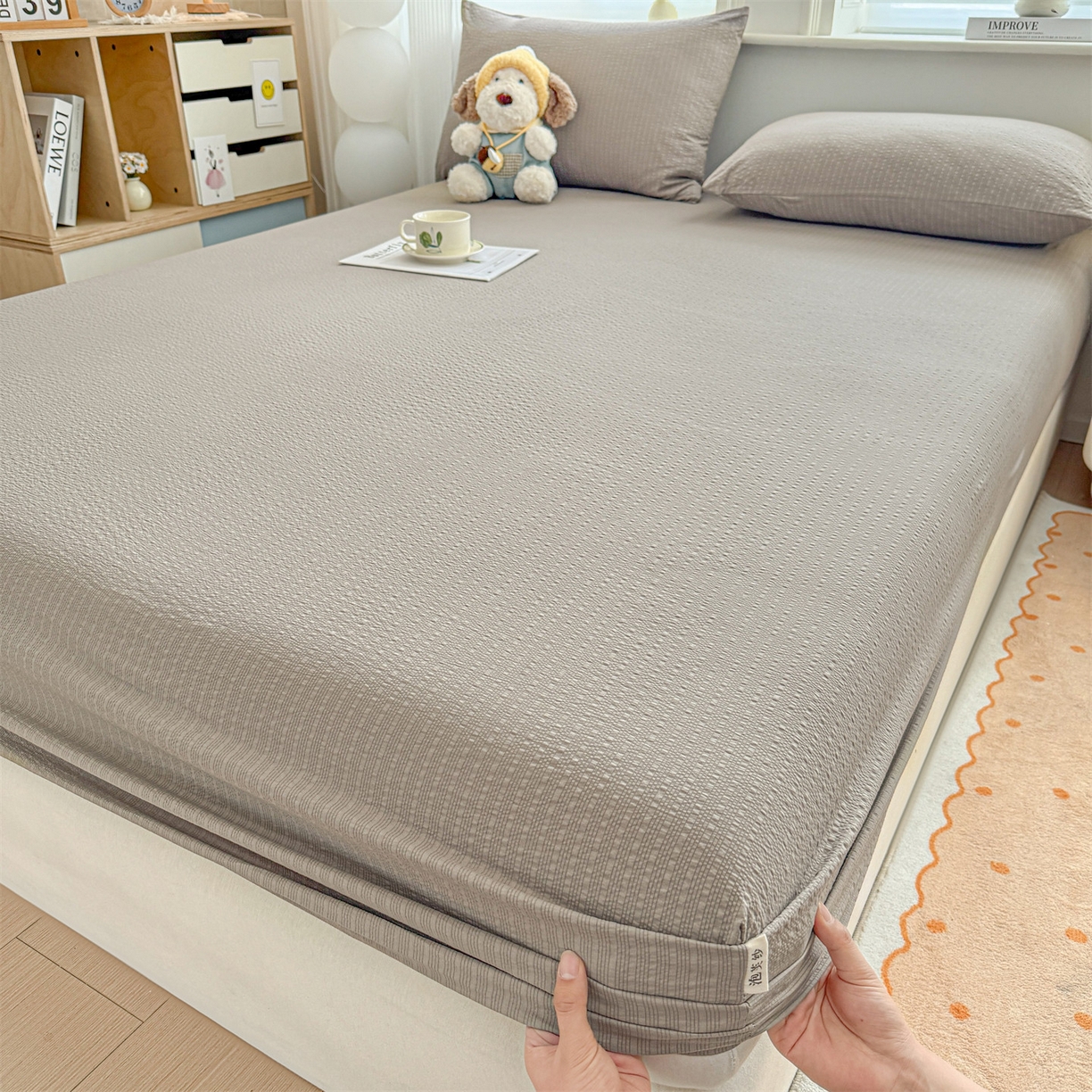 91家纺网 家纺一手货源 找家纺 优眠坊 2026春夏新款泡芙纱印花单床笠 床笠单件 陨石灰-单层