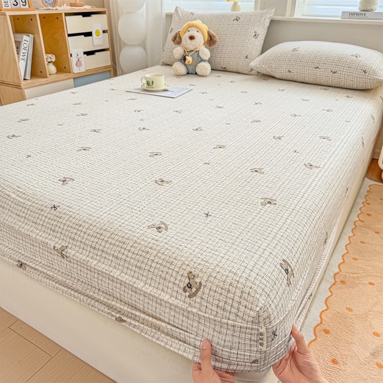 91家纺网 家纺一手货源 找家纺 优眠坊 2026春夏新款泡芙纱印花单床笠 床笠单件 织纹木马-单层