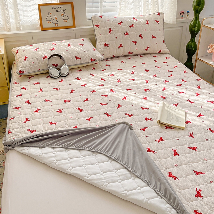 91家纺网 家纺一手货源 找家纺 小桃姐家纺 2026新款泡芙夹棉单床笠床笠单件 鸿运小马