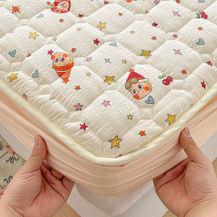 91家纺网 家纺一手货源 找家纺 小桃姐家纺 2026新款泡芙夹棉单床笠床笠单件 童话小矮人