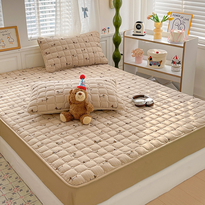 91家纺网 家纺一手货源 找家纺 小桃姐家纺 2026新款泡芙夹棉单床笠床笠单件 奶咖腊肠犬