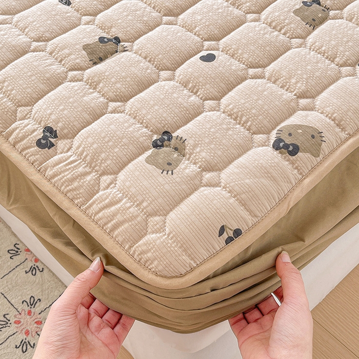 91家纺网 家纺一手货源 找家纺 小桃姐家纺 2026新款泡芙夹棉单床笠床笠单件 奶咖Kitty