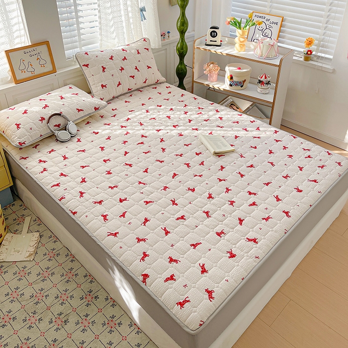 91家纺网 家纺一手货源 找家纺 小桃姐家纺 2026新款泡芙夹棉单床笠床笠单件 鸿运小马